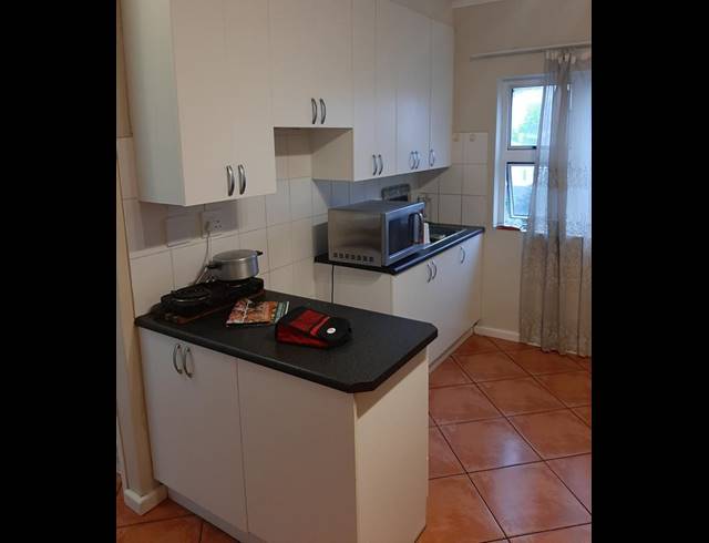 1 BEDROOM PROPERTY TO RENT IN GOODWOOD CENTRAL